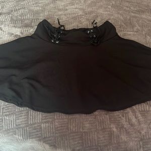 Black miniskirt with pockets